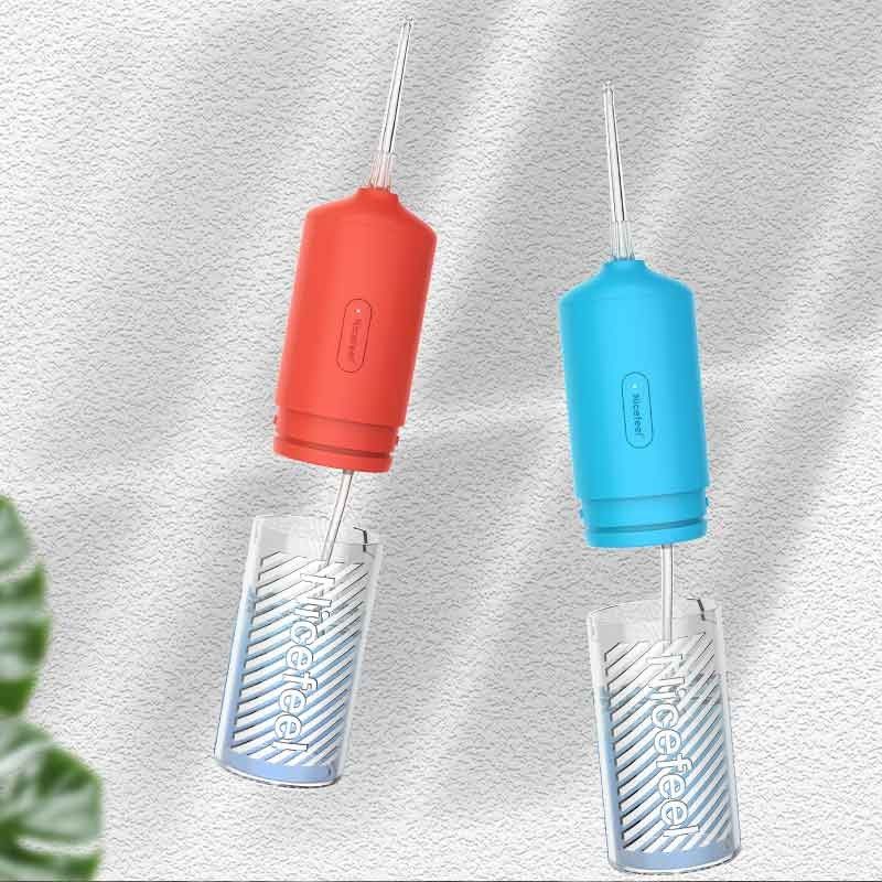 Het lichtgewicht van 228g Draadloze Mondelinge Irrigator Magnetische Laden van het Waterflosser
